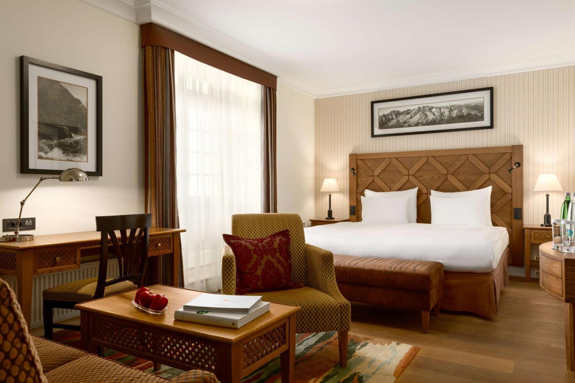 Grand Hotel Kempinski High Tatras Strbske Pleso Bagian luar foto