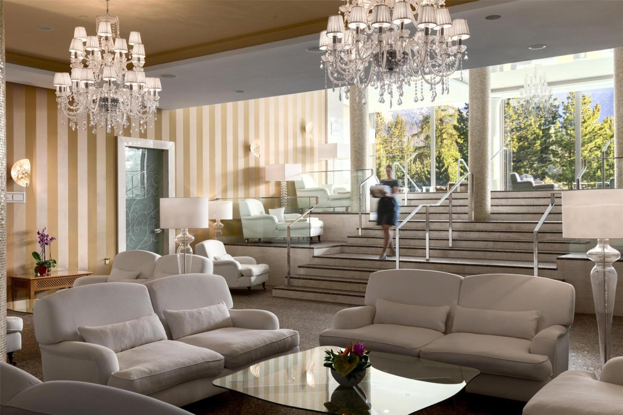 Grand Hotel Kempinski High Tatras Strbske Pleso Bagian luar foto