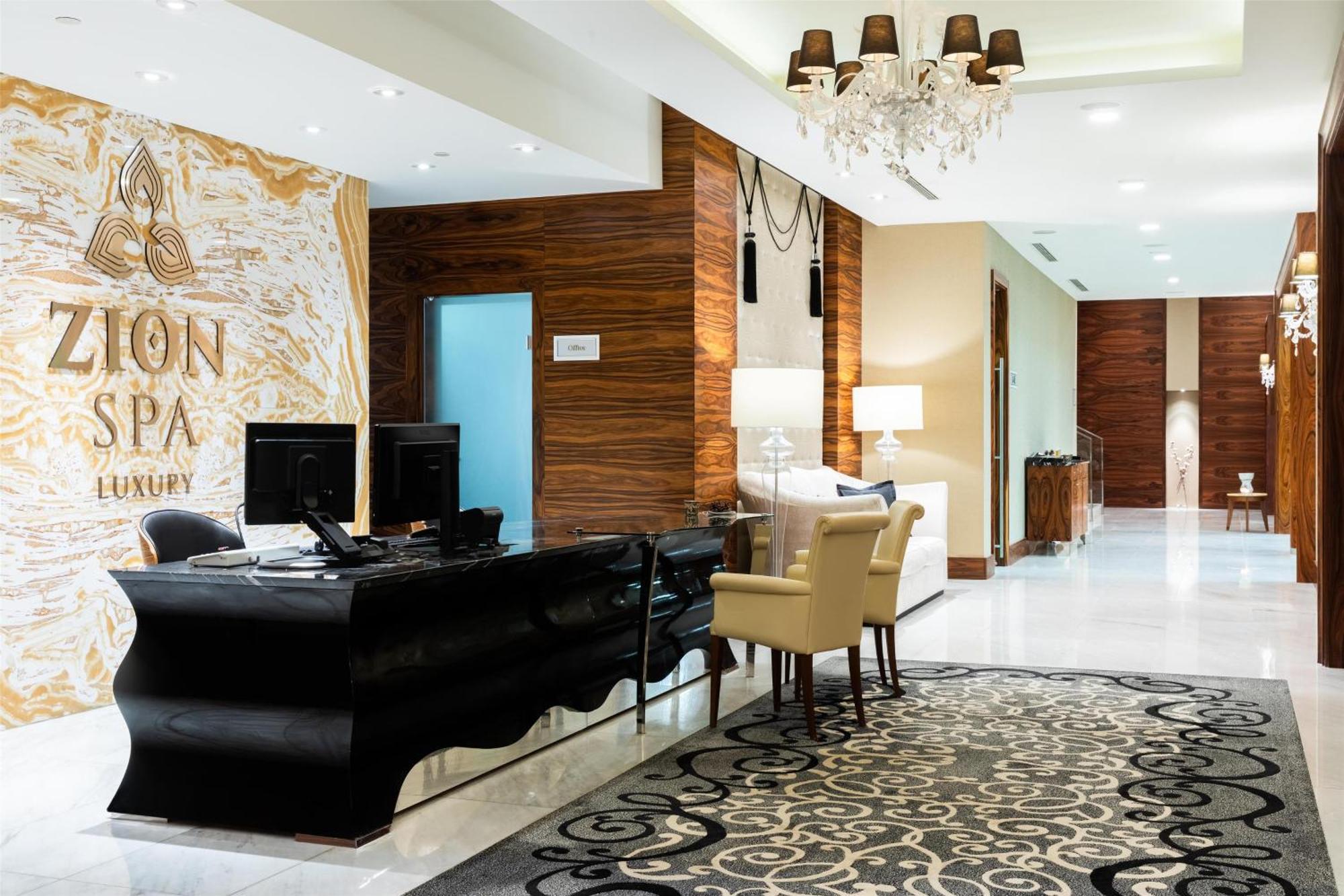 Grand Hotel Kempinski High Tatras Strbske Pleso Bagian luar foto