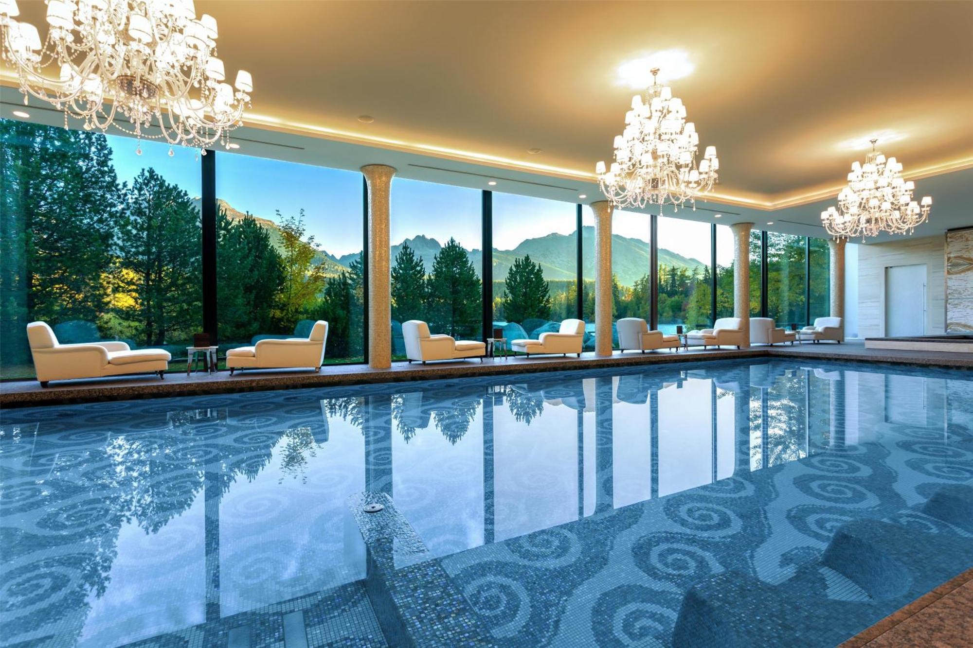 Grand Hotel Kempinski High Tatras Strbske Pleso Bagian luar foto