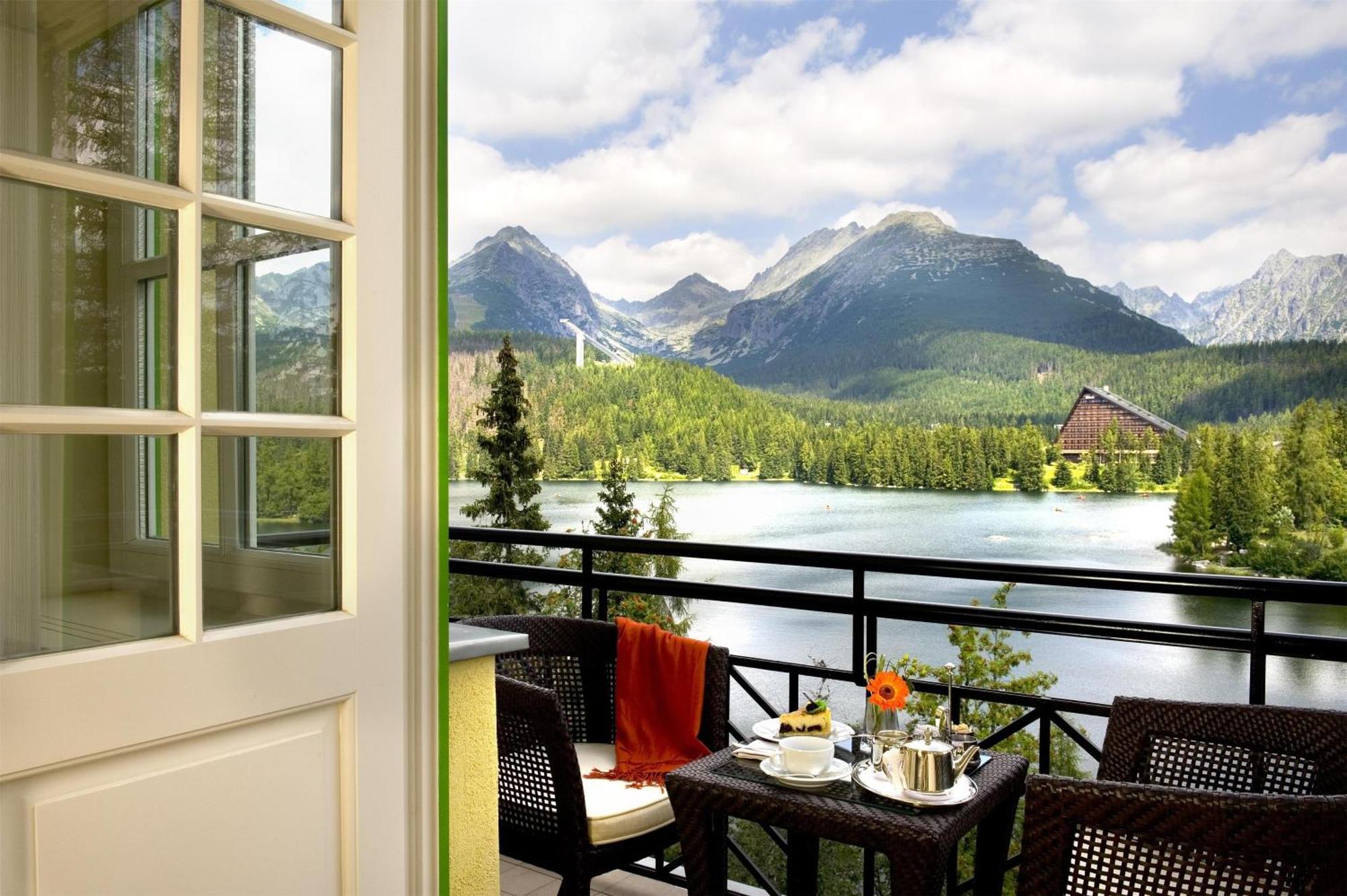 Grand Hotel Kempinski High Tatras Strbske Pleso Bagian luar foto