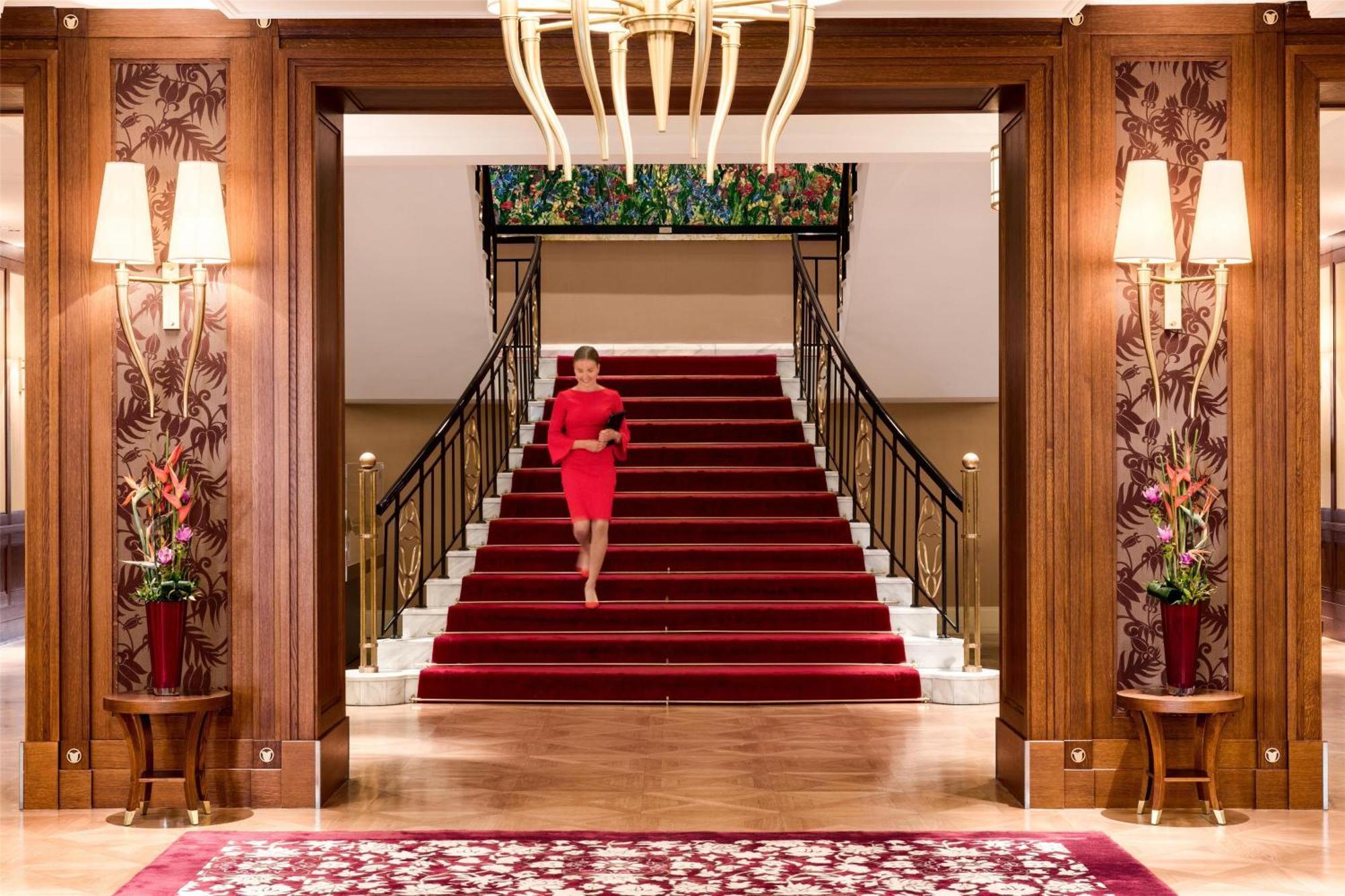 Grand Hotel Kempinski High Tatras Strbske Pleso Bagian luar foto