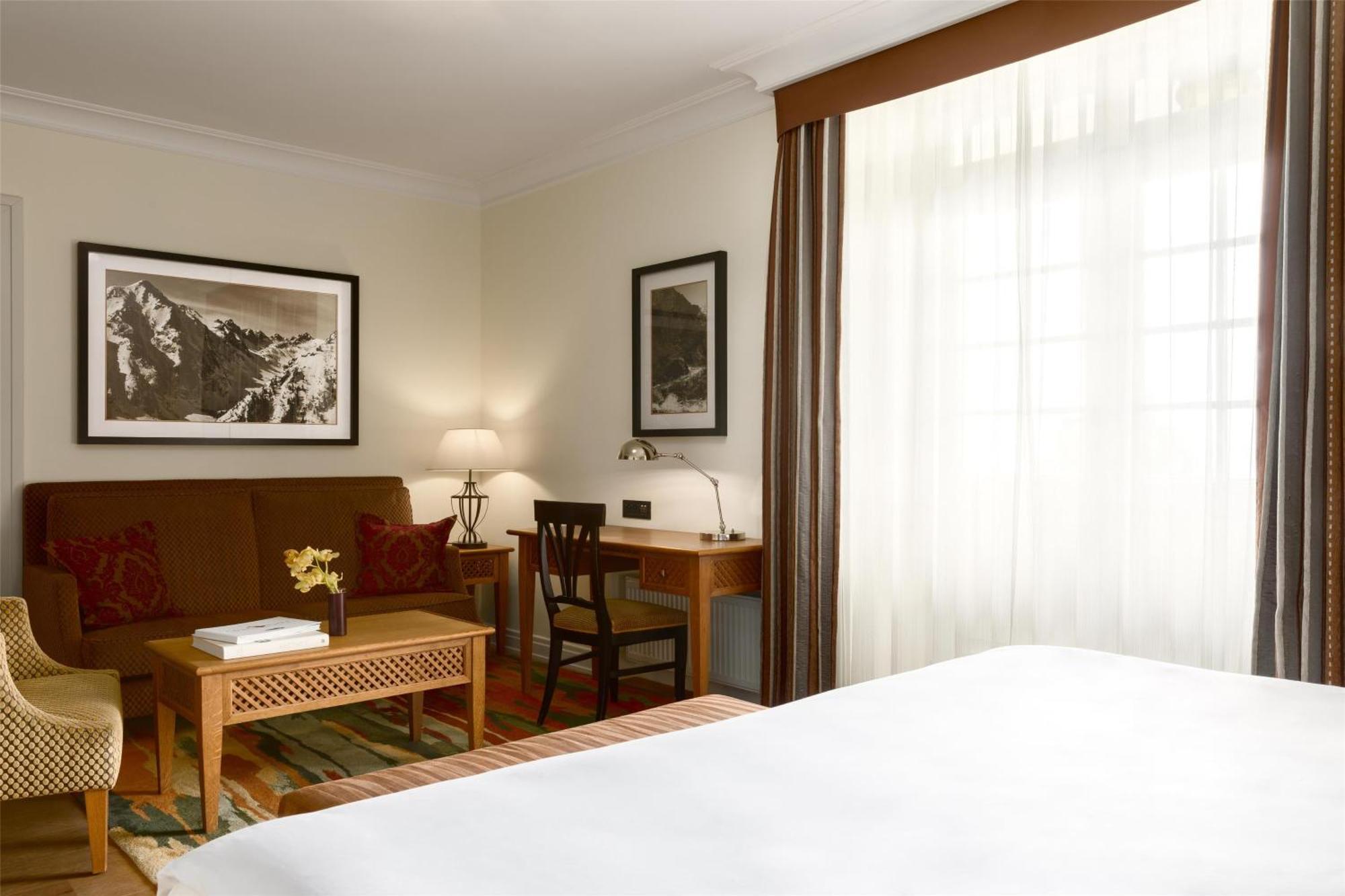 Grand Hotel Kempinski High Tatras Strbske Pleso Bagian luar foto