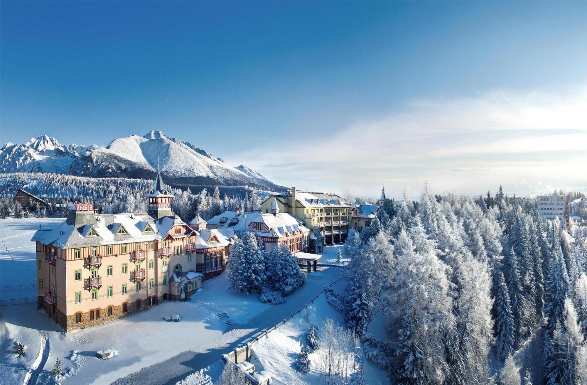 Grand Hotel Kempinski High Tatras Strbske Pleso Bagian luar foto
