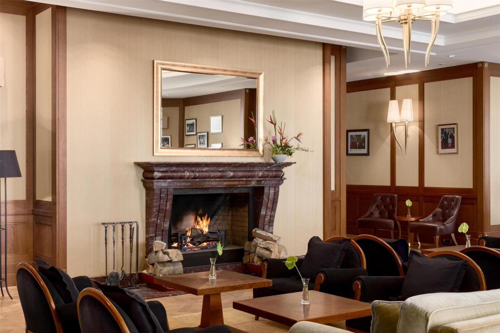 Grand Hotel Kempinski High Tatras Strbske Pleso Bagian luar foto