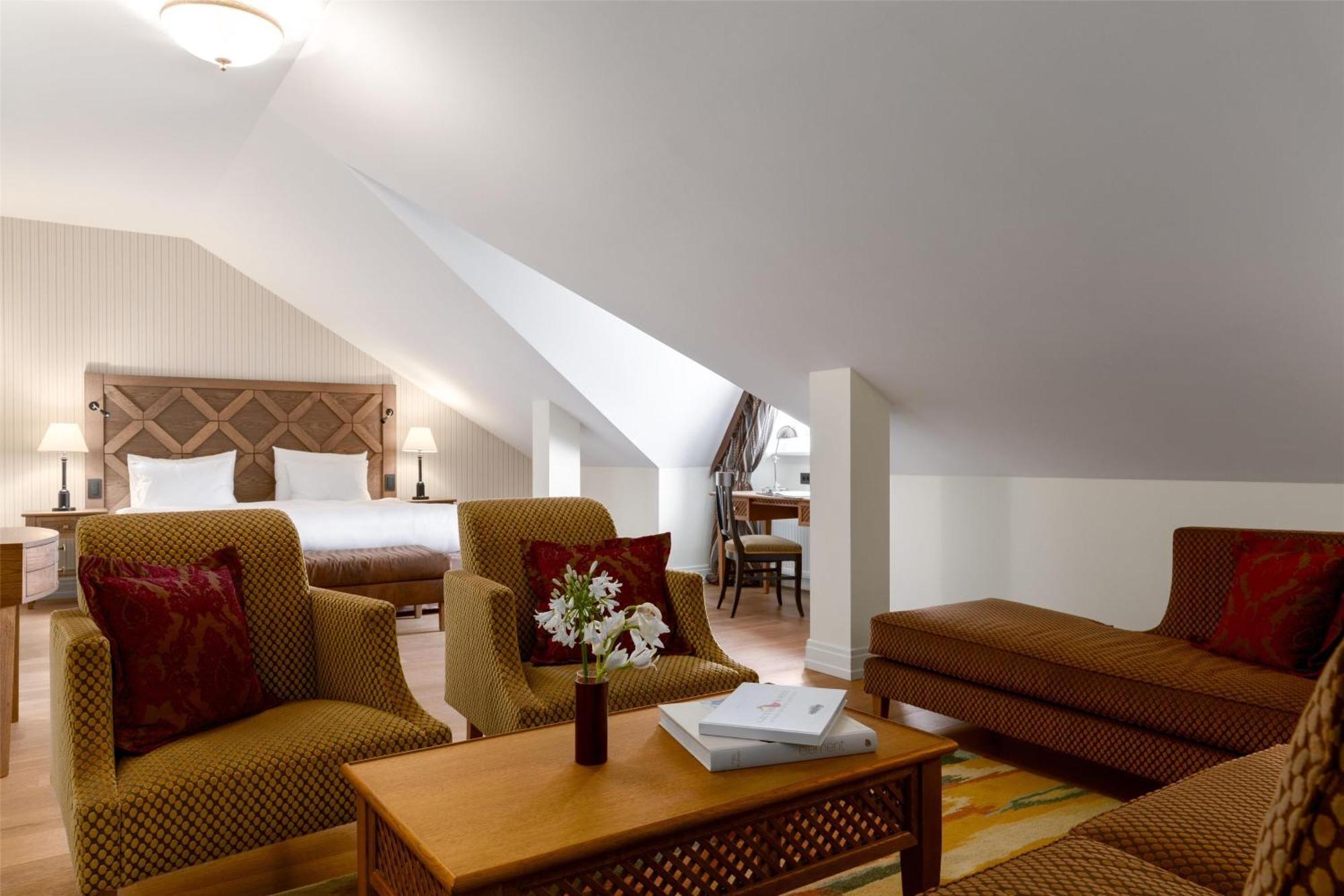 Grand Hotel Kempinski High Tatras Strbske Pleso Bagian luar foto